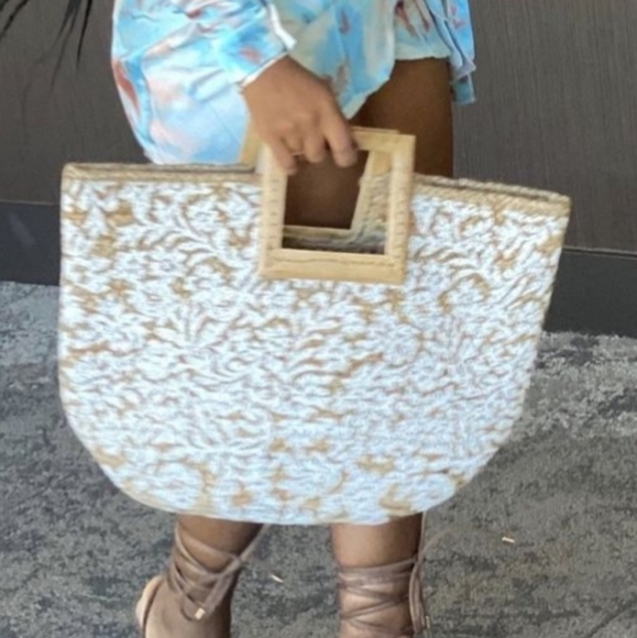 Printed Straw Tote - Picture 7 of 7